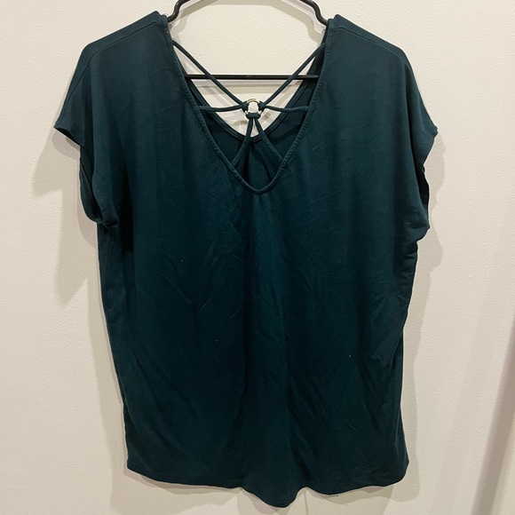 Emerald Green Women’s Detailed Back T shirt Size Small - Picture 2 of 3